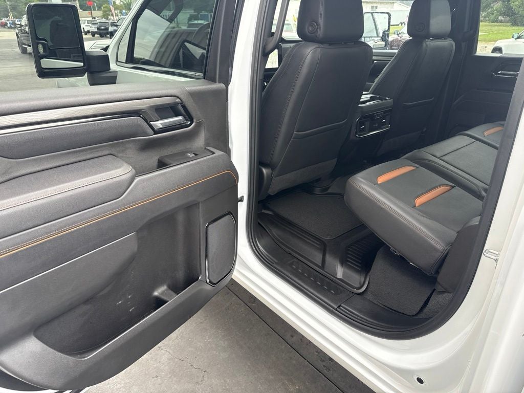 2025 GMC Sierra 2500HD 4WD Crew Cab Standard Bed AT4