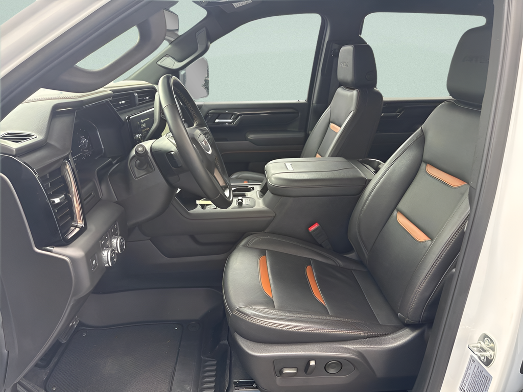 2025 GMC Sierra 2500HD 4WD Crew Cab Standard Bed AT4