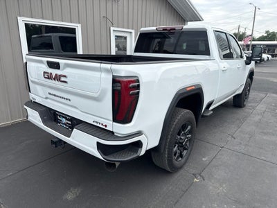 2025 GMC Sierra 2500HD 4WD Crew Cab Standard Bed AT4