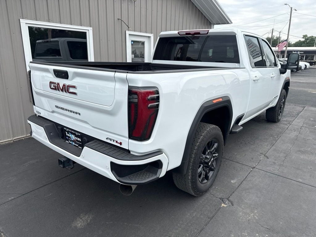 2025 GMC Sierra 2500HD 4WD Crew Cab Standard Bed AT4