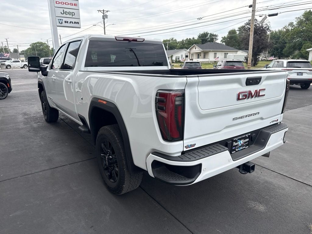 2025 GMC Sierra 2500HD 4WD Crew Cab Standard Bed AT4