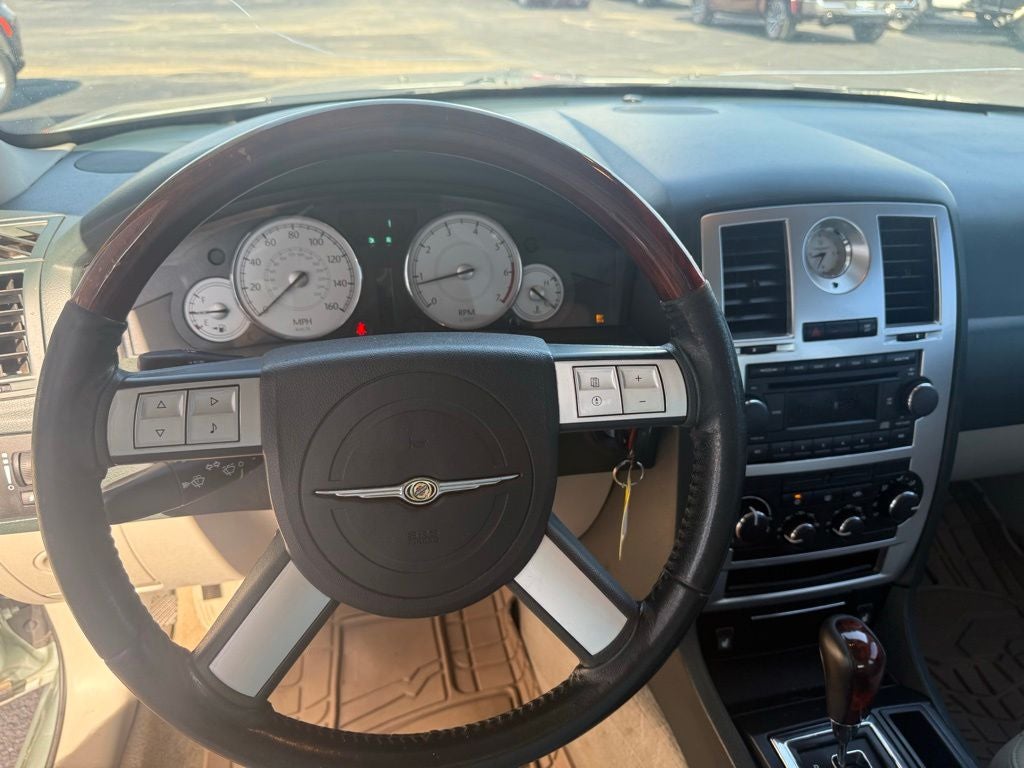 2005 Chrysler 300C Base