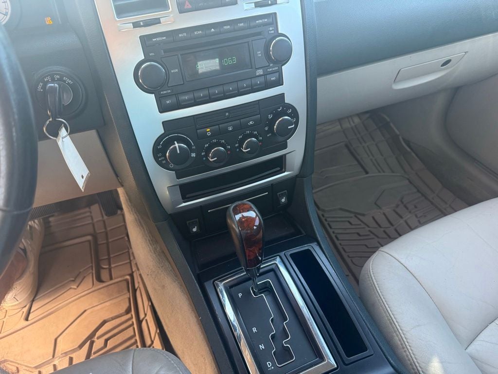2005 Chrysler 300C Base