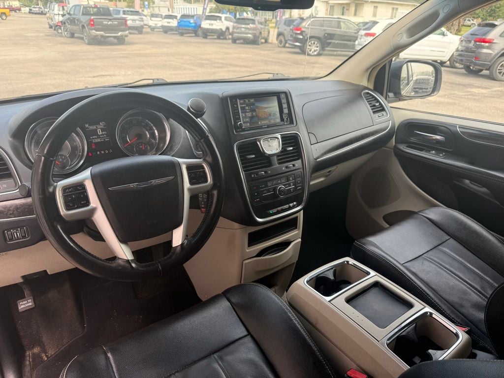 2014 Chrysler Town & Country Touring