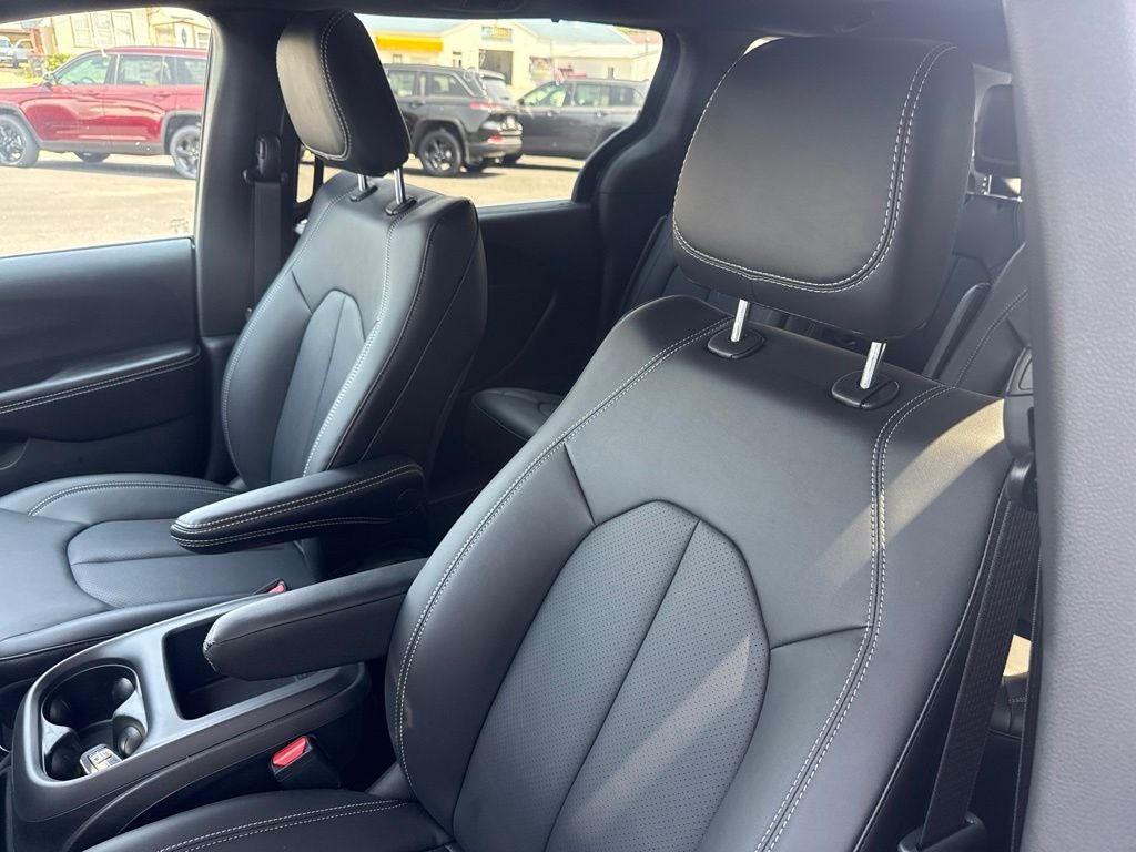 2026 Chrysler Pacifica PACIFICA SELECT AWD