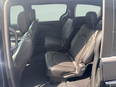 2026 Chrysler Pacifica PACIFICA SELECT AWD
