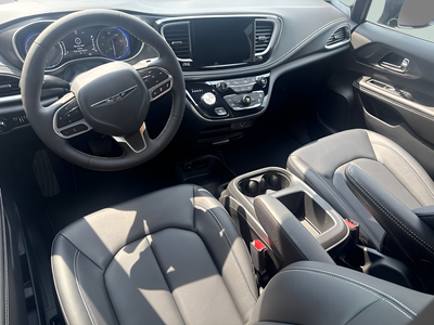 2026 Chrysler Pacifica PACIFICA SELECT AWD