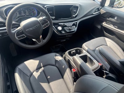 2026 Chrysler Pacifica PACIFICA SELECT AWD