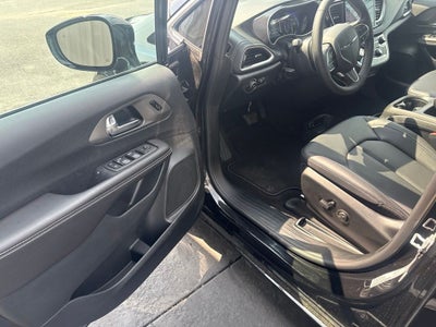 2026 Chrysler Pacifica PACIFICA SELECT AWD