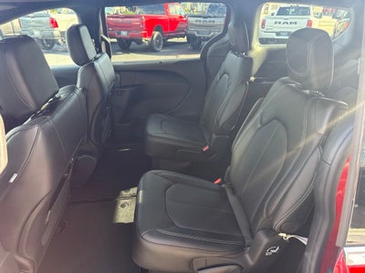 2027 Chrysler Pacifica PACIFICA SELECT AWD