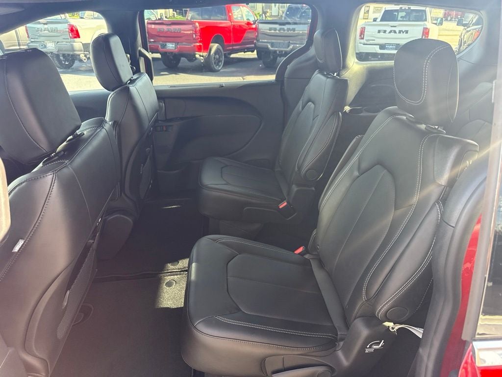 2027 Chrysler Pacifica PACIFICA SELECT AWD
