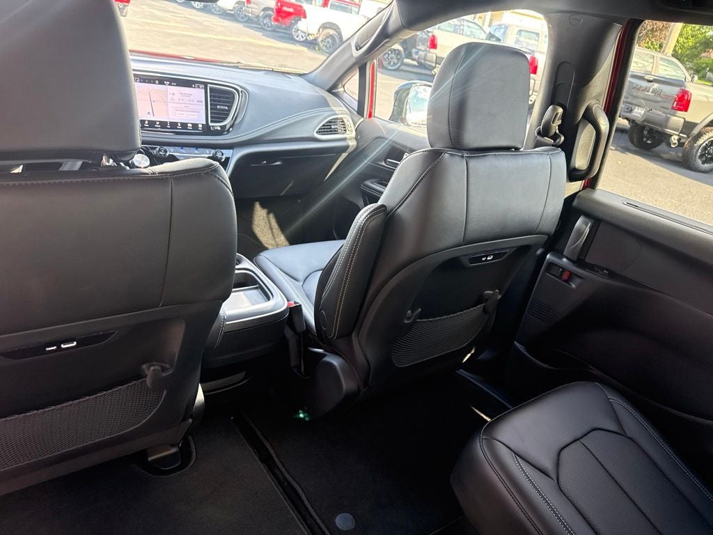 2027 Chrysler Pacifica PACIFICA SELECT AWD