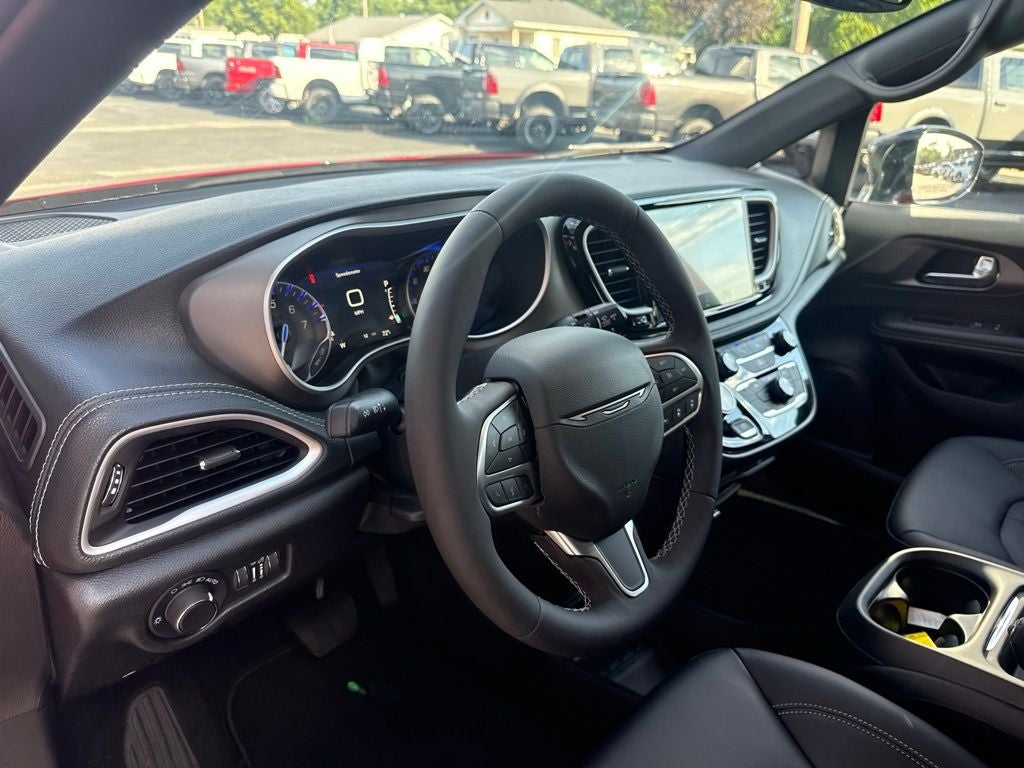 2027 Chrysler Pacifica PACIFICA SELECT AWD