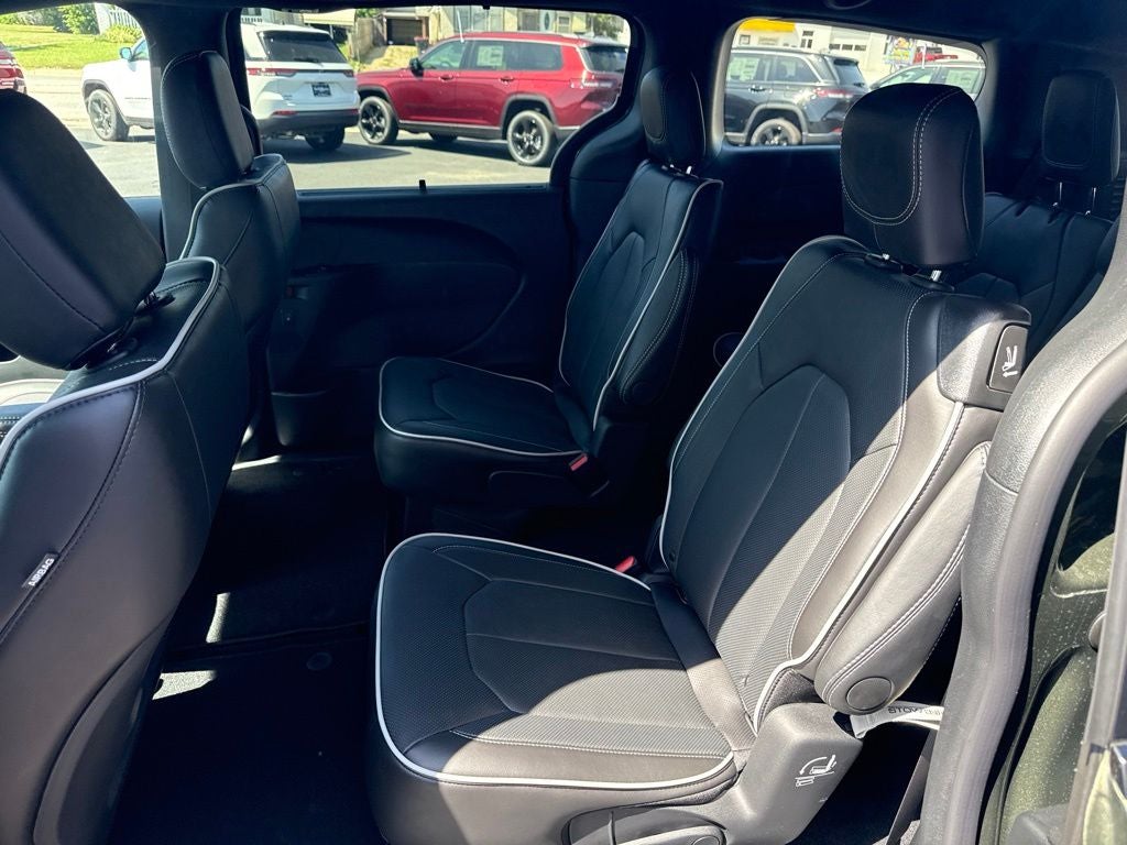 2027 Chrysler Pacifica PACIFICA LIMITED AWD