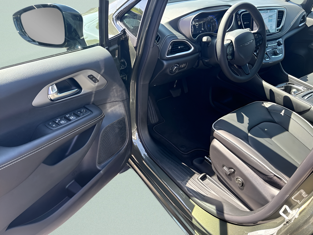 2027 Chrysler Pacifica PACIFICA LIMITED AWD