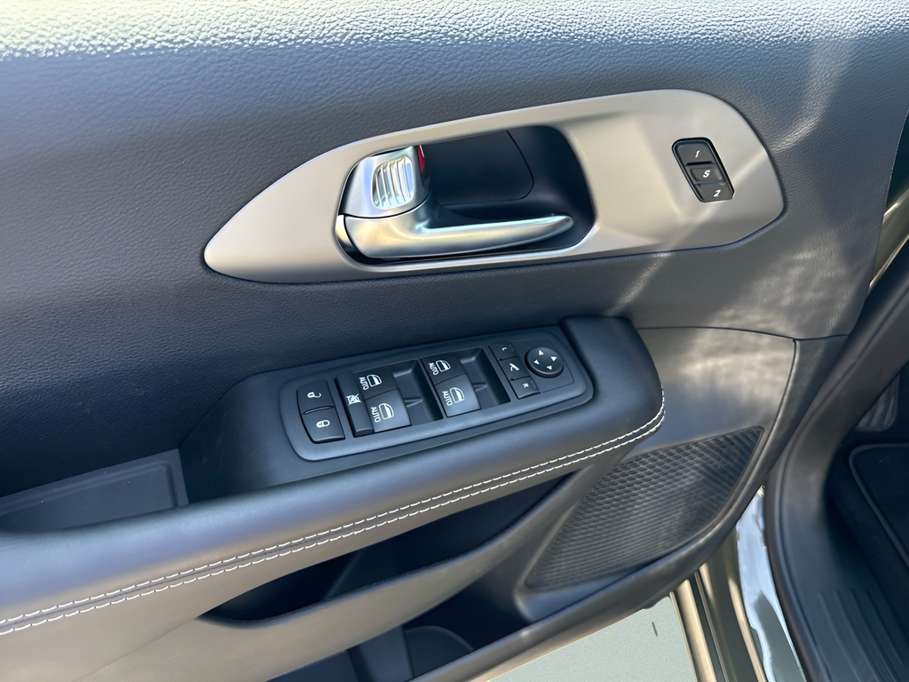 2027 Chrysler Pacifica PACIFICA LIMITED AWD