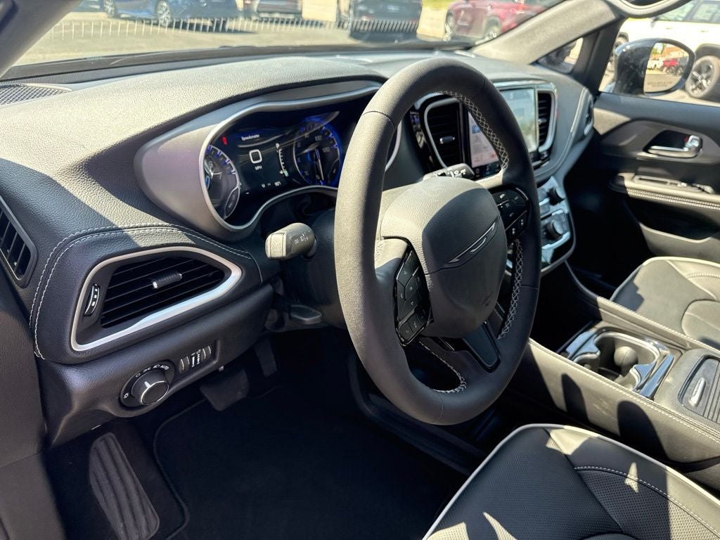 2027 Chrysler Pacifica PACIFICA LIMITED AWD