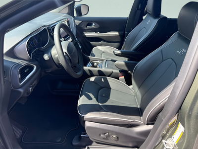 2027 Chrysler Pacifica PACIFICA LIMITED AWD