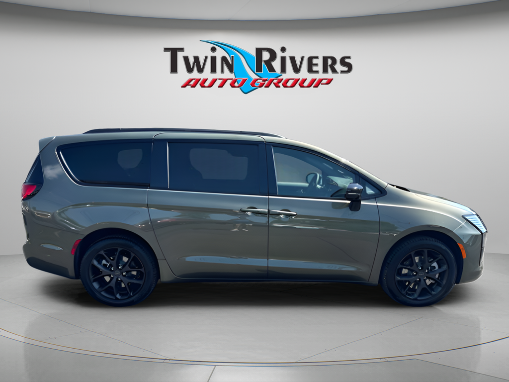 2027 Chrysler Pacifica PACIFICA LIMITED AWD