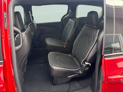 2027 Chrysler Pacifica PACIFICA LIMITED AWD