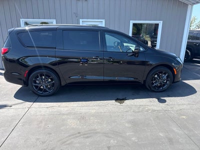 2027 Chrysler Pacifica PACIFICA LIMITED AWD