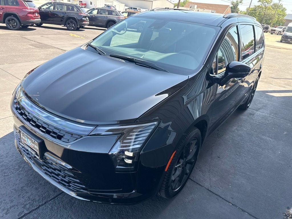 2027 Chrysler Pacifica PACIFICA LIMITED AWD