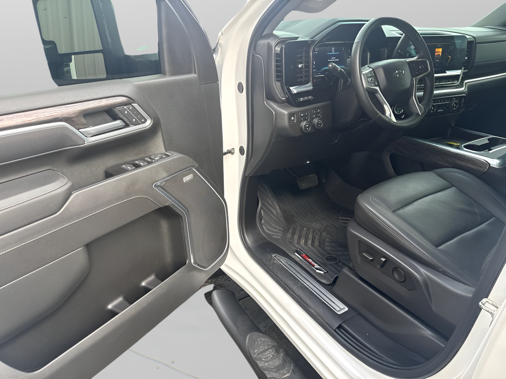 2025 Chevrolet Silverado 2500HD 4WD Crew Cab Standard Bed LTZ