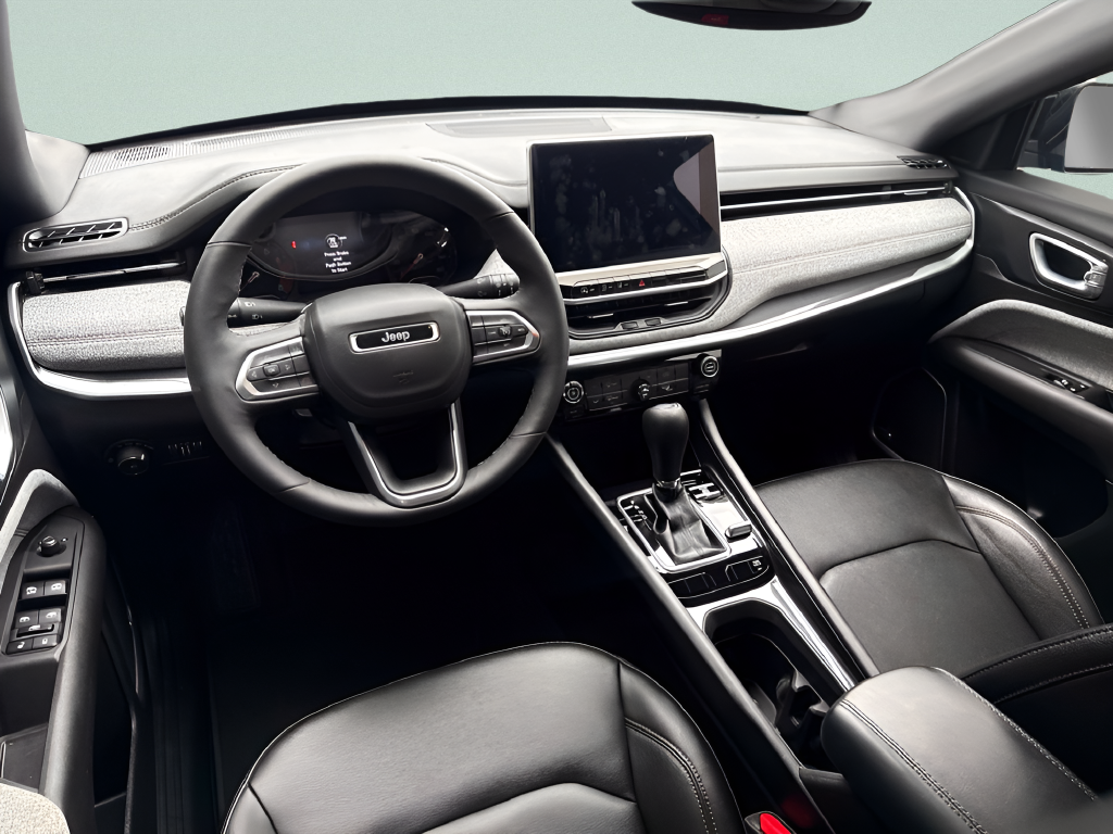 2024 Jeep Compass Latitude Lux FWD
