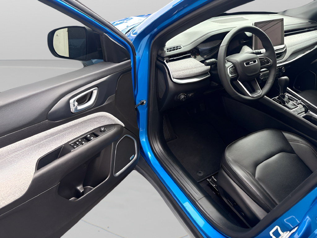 2024 Jeep Compass Latitude Lux FWD