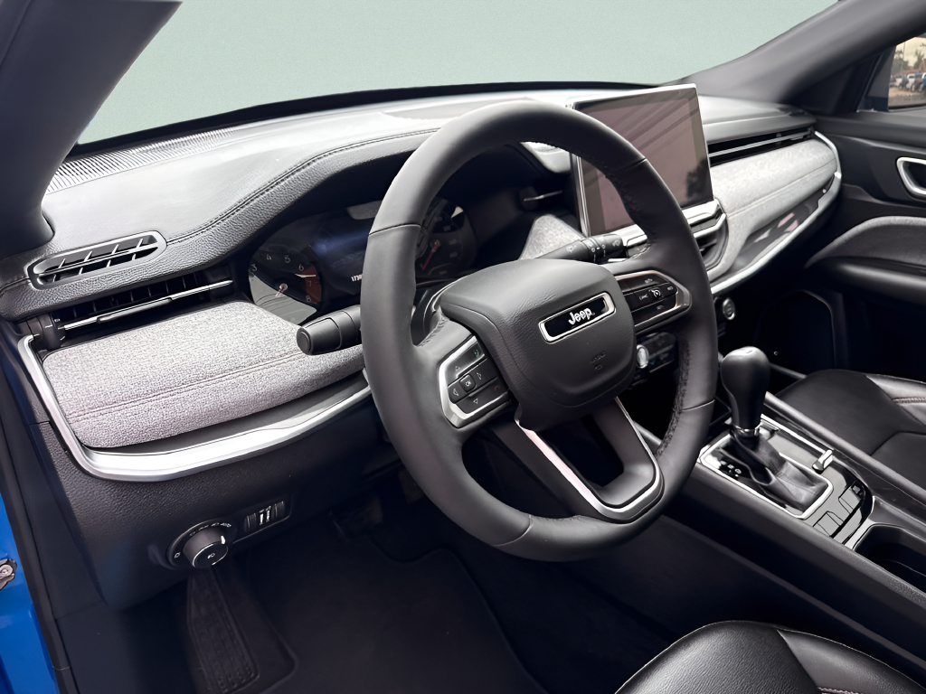 2024 Jeep Compass Latitude Lux FWD