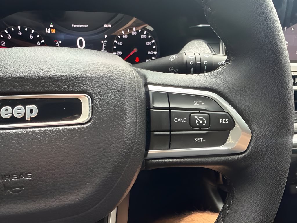 2024 Jeep Compass Latitude Lux FWD