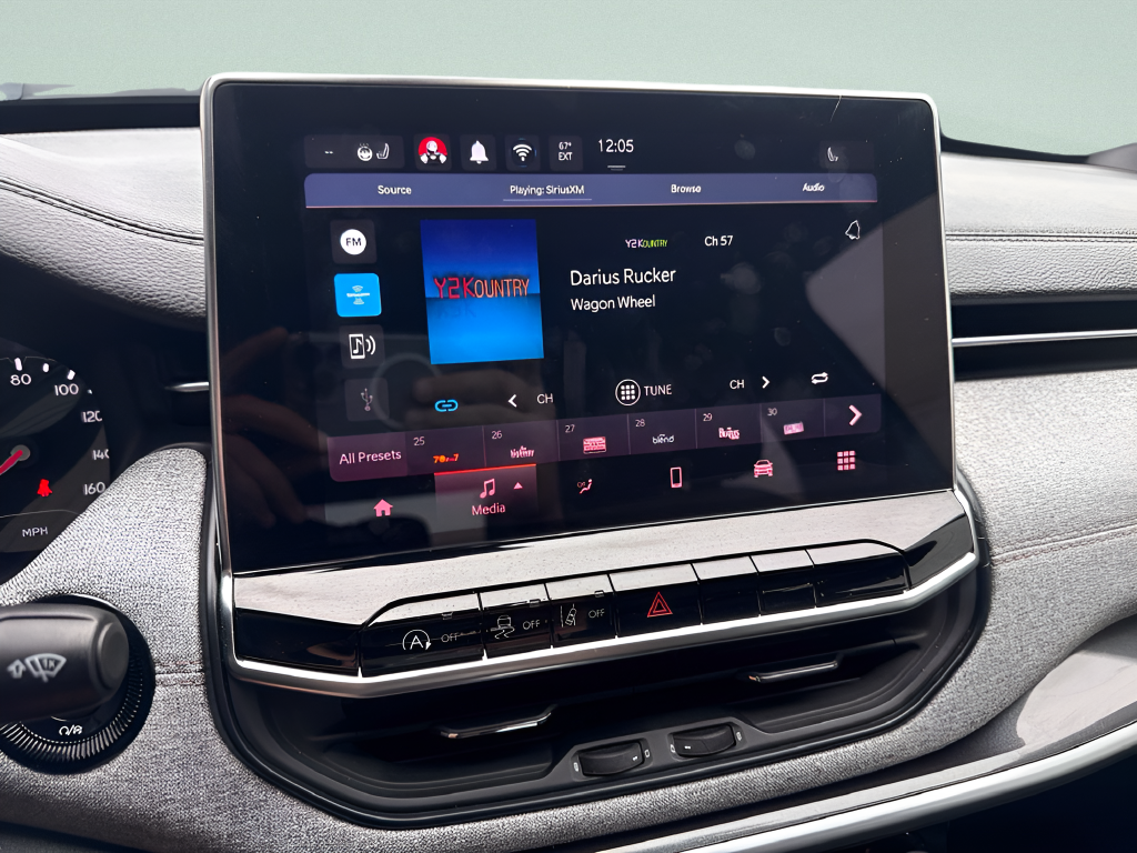 2024 Jeep Compass Latitude Lux FWD