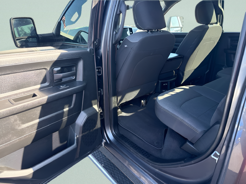 2024 RAM Ram 3500 Tradesman Crew Cab 4x4 8' Box