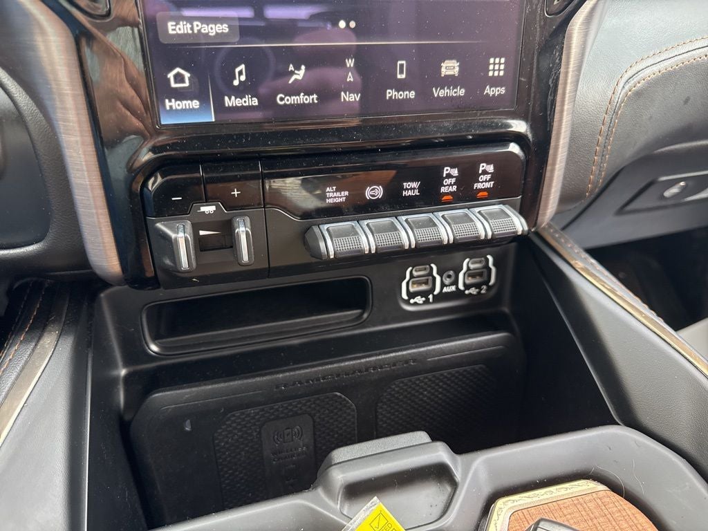 2022 RAM 3500 Limited Longhorn Crew Cab 4x4 8' Box