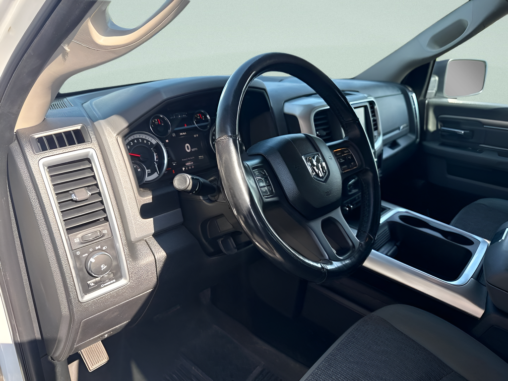 2017 RAM 1500 Big Horn Crew Cab 4x4 5'7' Box