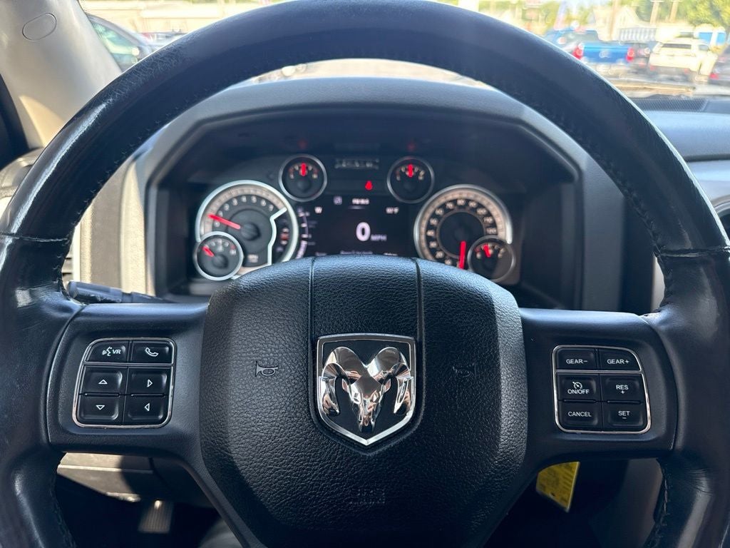 2017 RAM 1500 Big Horn Crew Cab 4x4 5'7' Box