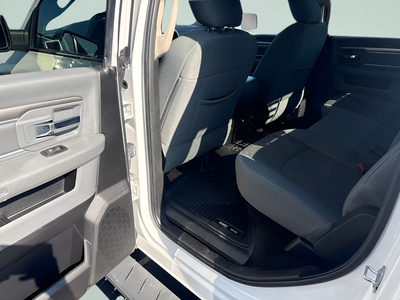 2017 RAM 1500 Big Horn Crew Cab 4x4 5'7' Box