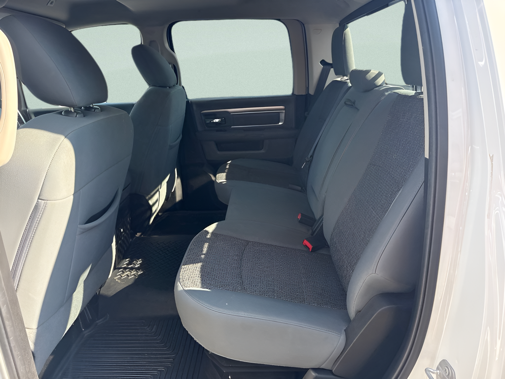 2017 RAM 1500 Big Horn Crew Cab 4x4 5'7' Box