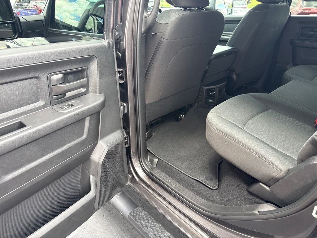 2026 RAM Ram 2500 RAM 2500 BLACK EXPRESS CREW CAB 4X4 6'4' BOX